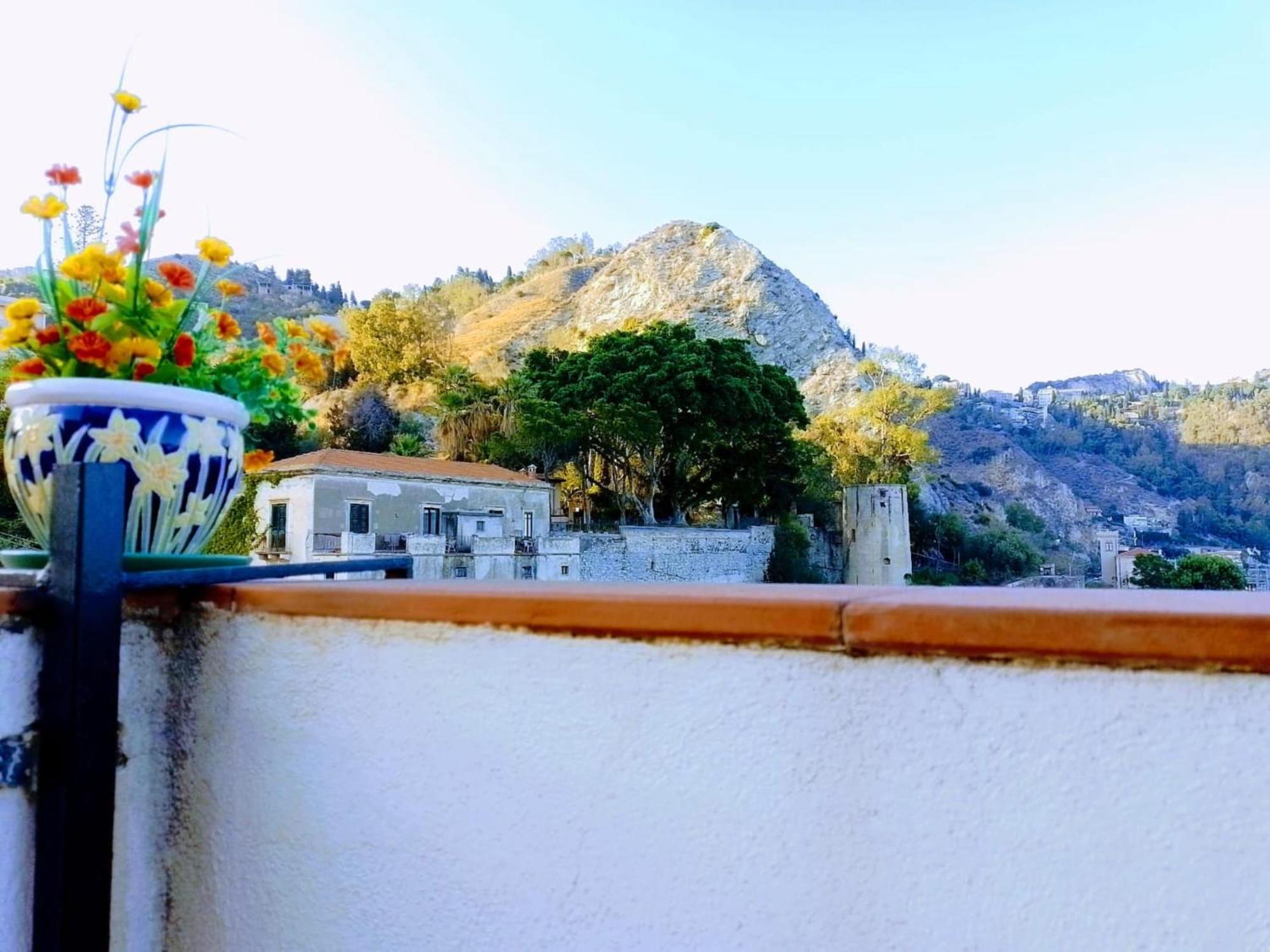 Hotel Pensione Cundari Taormina Exteriör bild